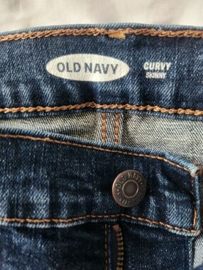 Old Navy Women’s Curvy Skinny Jeans in Dark Indigo with Contrast Stitching